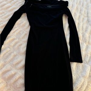 White fox boutique black off the shoulder dress size medium worn once!